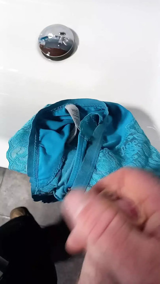 Wanking and cumshot with customers panties
