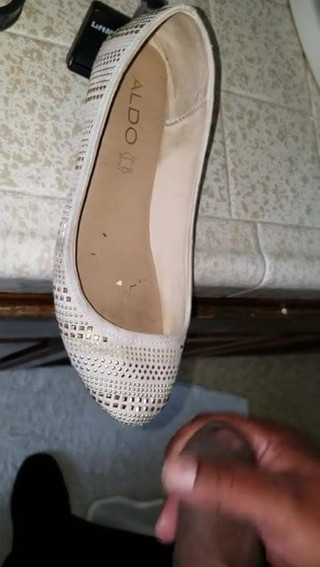 Cum on Aldo flats