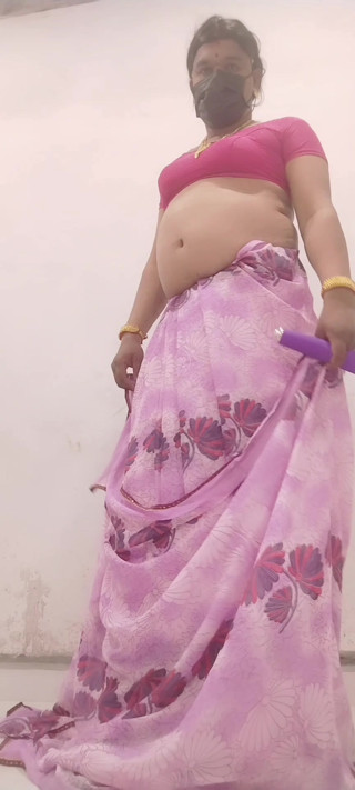 The boy wore his sister-in-law's saree and pulled out the water in her knicker bra thumbnail
