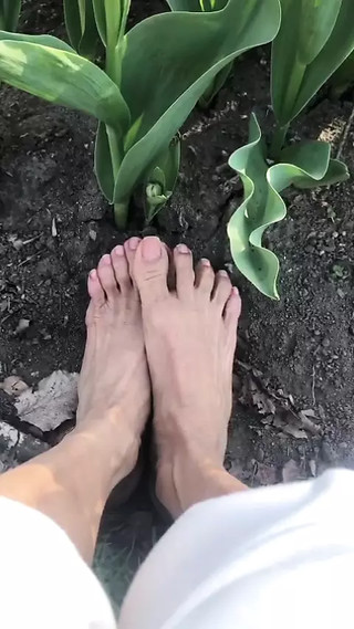 Melove with her Small Feet Outdoor in the Garden