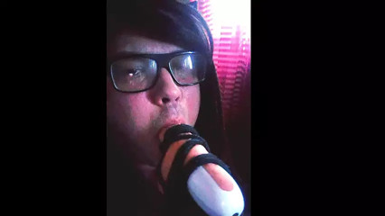Crossdresser  suck dildo