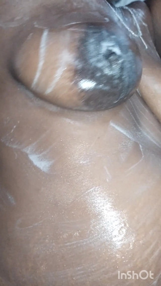 Desi big ass bhabi taking bath completely naked