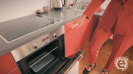 Housewife Joana Intense Blows off the Craftsman