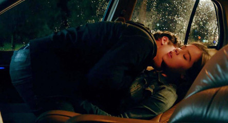 Hailee Steinfeld Sexy Scene On ScandalPlanet.Com