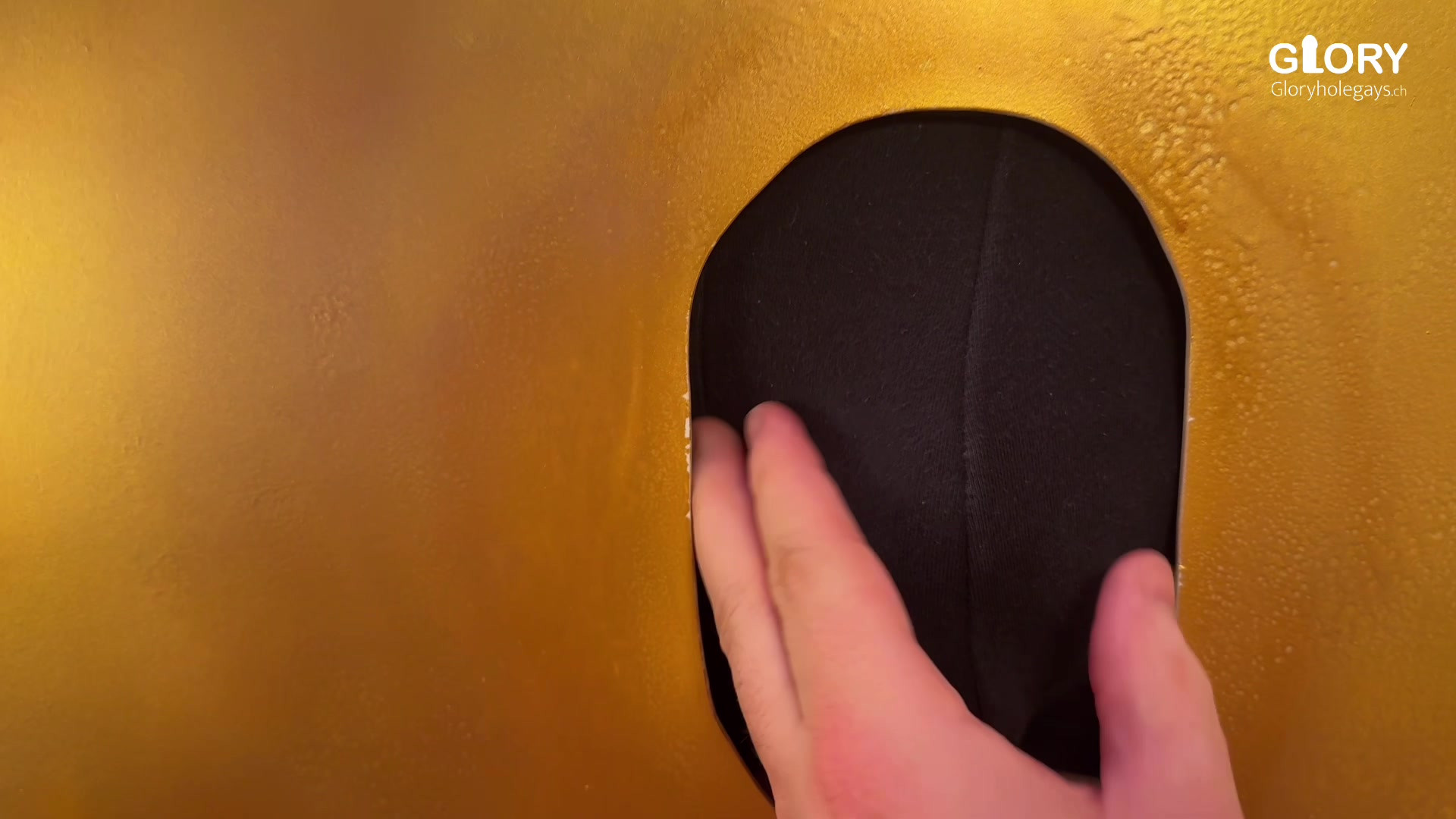 First time Gloryhole – His first throatpie was BRUTAL!
