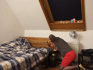 Sissy Michelle goes down on Dildo.MP4