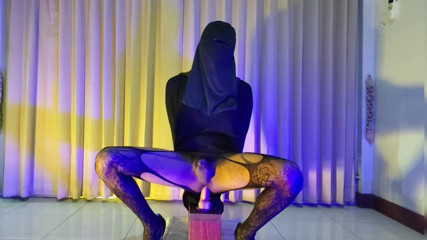 Muslim crossdresser solo