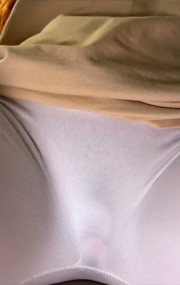 Having an Orgasm Without Using Your Hands Is a Whole Different Kind of Pleasure