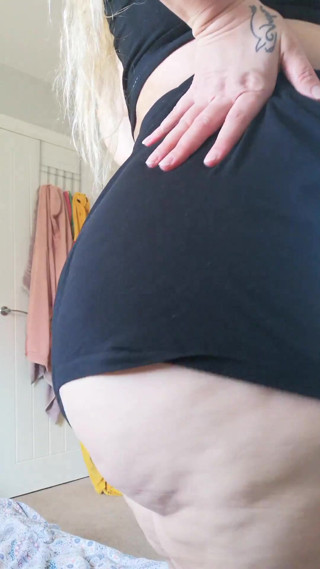 Just me shaking my big ass and big titties – Homemade Wife