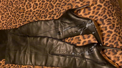 Shooting on load on wife's high boots