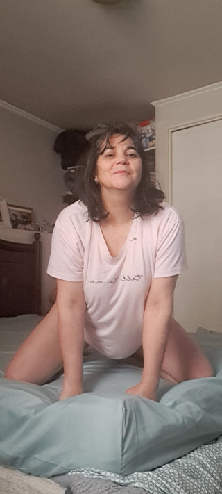 Stepson just wants to see my tits and pussy and then masturbate