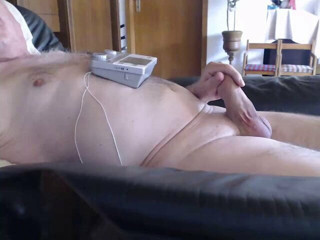 P2-Grandpa Show His Cock