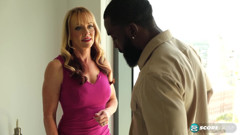 MILF Mandi Mayes teaches a young guy the art of fucking a