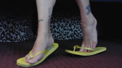 Yellow filip flops no polish shoe play