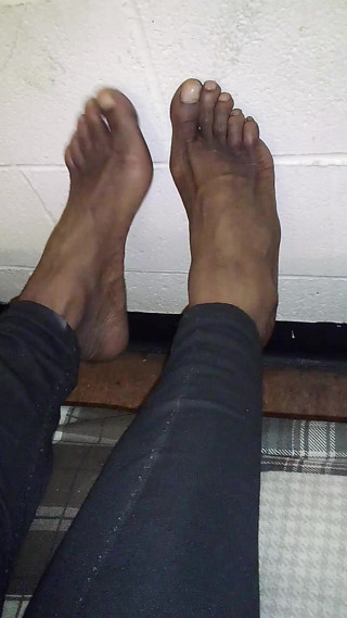 Long Legs Pretty Toes You Can Cum On Foot Fetish thumbnail