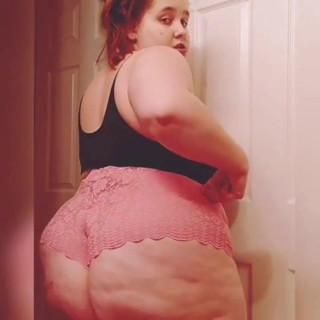 Cute Redhead BBW with pink panties and a Fat booty