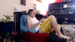 Saggy shorts boxers farting different times