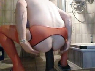 HUSBAND RIDING HUGE BLACK DILDO