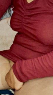 Bog boobs show in red saree Hot indian stepsister Sunni bhabhi