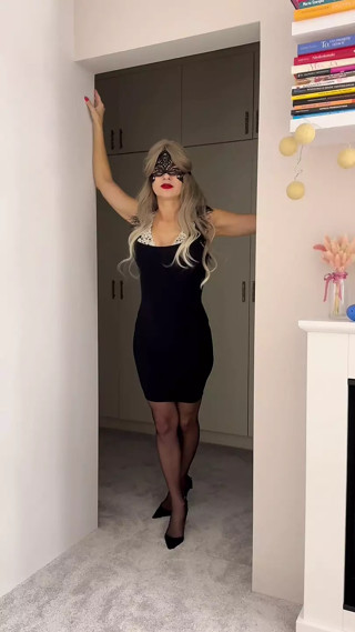 Milf hot sexy blond naked pussy dance thumbnail