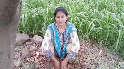 Desi indian village girl boy kand krty howy pakry gay