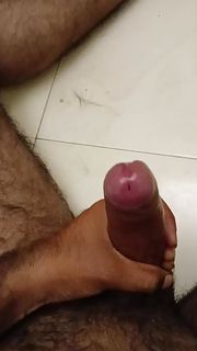 Hot ladki ne hilaya apne haatho se