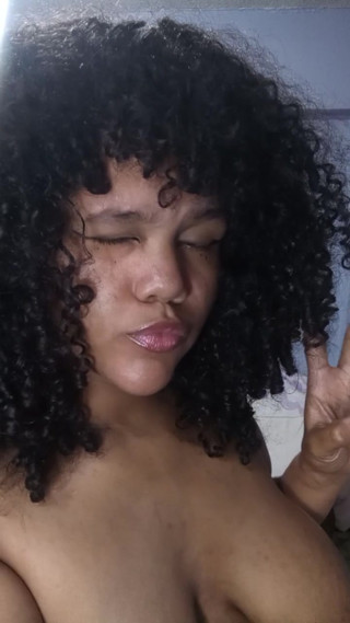 Horny twerk in a tiny thong