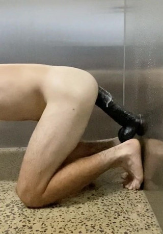15inch kingcock goes deep amd gives nice prolapse