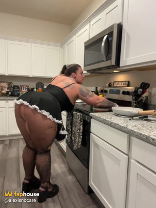 House Maid Shows off Her Fat Ass and Gets Creamy on a BBC Dildo
