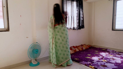 Riya Bhabhi shook her boyfriend's penis and sucked it