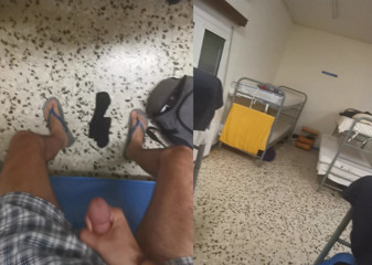 I'm cumming wearing fellow-soldier's flip flops