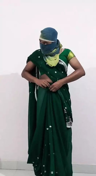 Gunjan in saree
