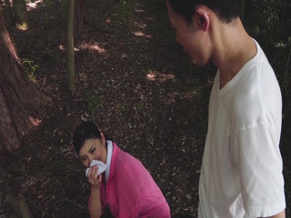 A123G10 Picking up a mature woman found in a dense forest! Even a rural lady who seems serious at first glance loves sex, being stripped naked and climaxing repeatedly with another man's.