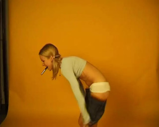 Jana's first casting a teen masturbating her blonde pussy