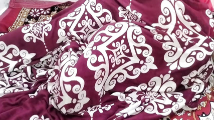 Soyi hui buaa ki step daughter ko room me band kar pel diya