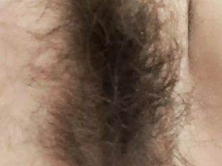 the hairy pussy of the 52 year old mature milf