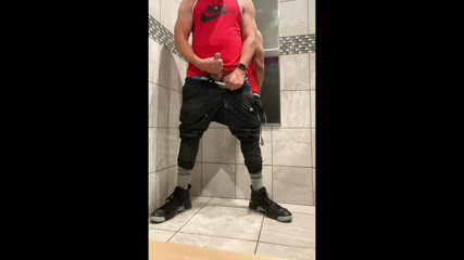JockDad87 shoots another load in the locker room