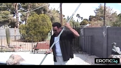 Deutsche Hausfrau führt ihn in Versuchung auf der Terrasse