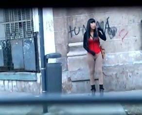 travesti de constitucion para cogerlo