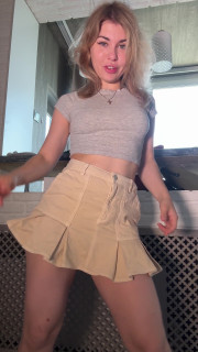 The Ass Undresses and Shakes More and More Intensely