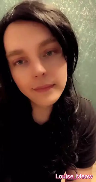 Play my clit right now please