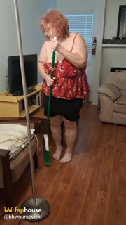 Sweeping Big Beauty Nurse Vicki Decides to Weigh Herself