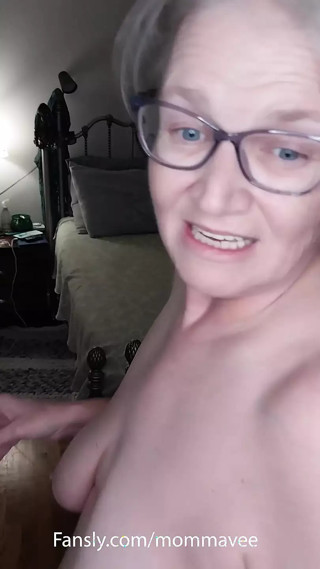Hot Mature Makes Her Bed Then Masturbates!