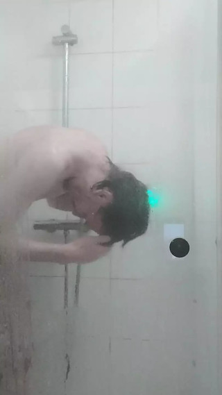 Ich beim Duschen 1