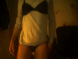 slut trav dancing horny