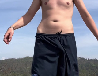 Freeballing and Fun on the Hike