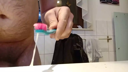 Sascha Kern Cums own toothbrush