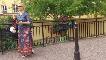 Amateur Blonde Mature Wife Enjoys Foot Worship and Doggy Style