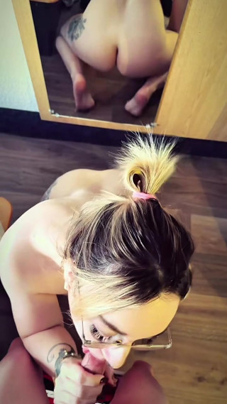 I Suck a Guy From the Hotel in POV in Front of a Mirror
