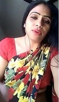 Indian Aunty With Big Boobs on Webcam